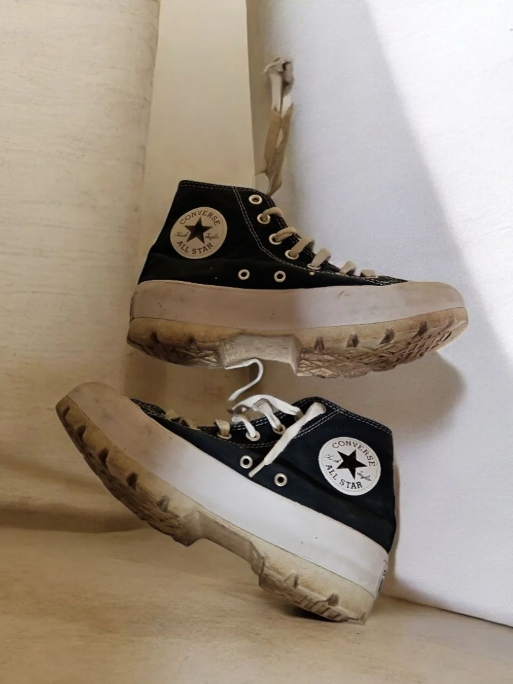 Converse Chuck Taylor All Star High Top Sneakers - Black